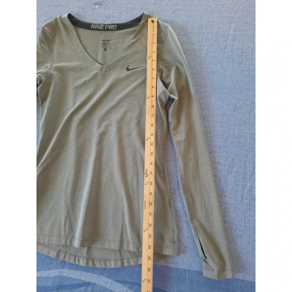 Nike Pro Dri-FIT Women Long Sleeve Training Top Gray V-Neck Thumbholes Medium